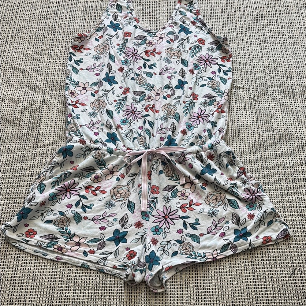Women’s Xhilaration Sleepwear White Floral Romper SZ Medium